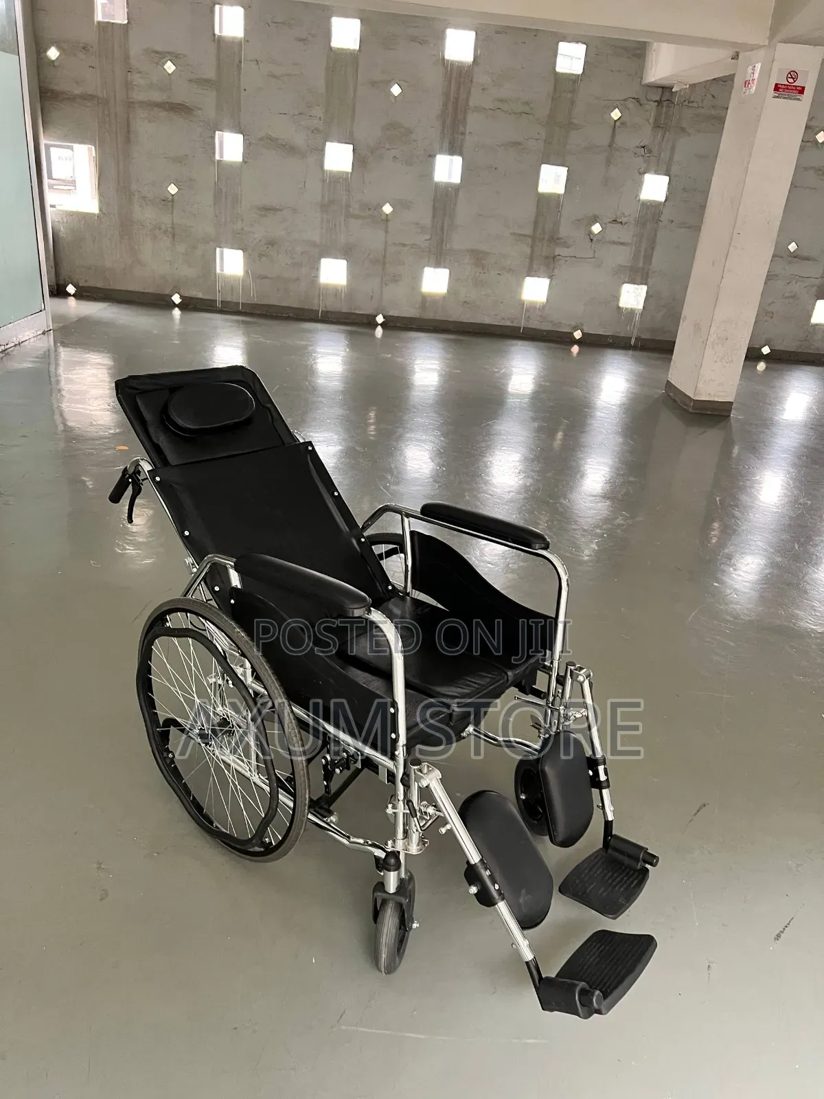 ጠንካራ ፍሬም ያለው ዊልቸር — Strong Frame Wheelchair