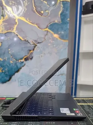 New Laptop Lenovo 16GB AMD Ryzen 7 SSD 512GB