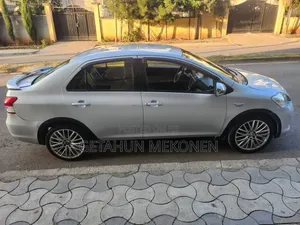 Toyota Belta 2008 Silver