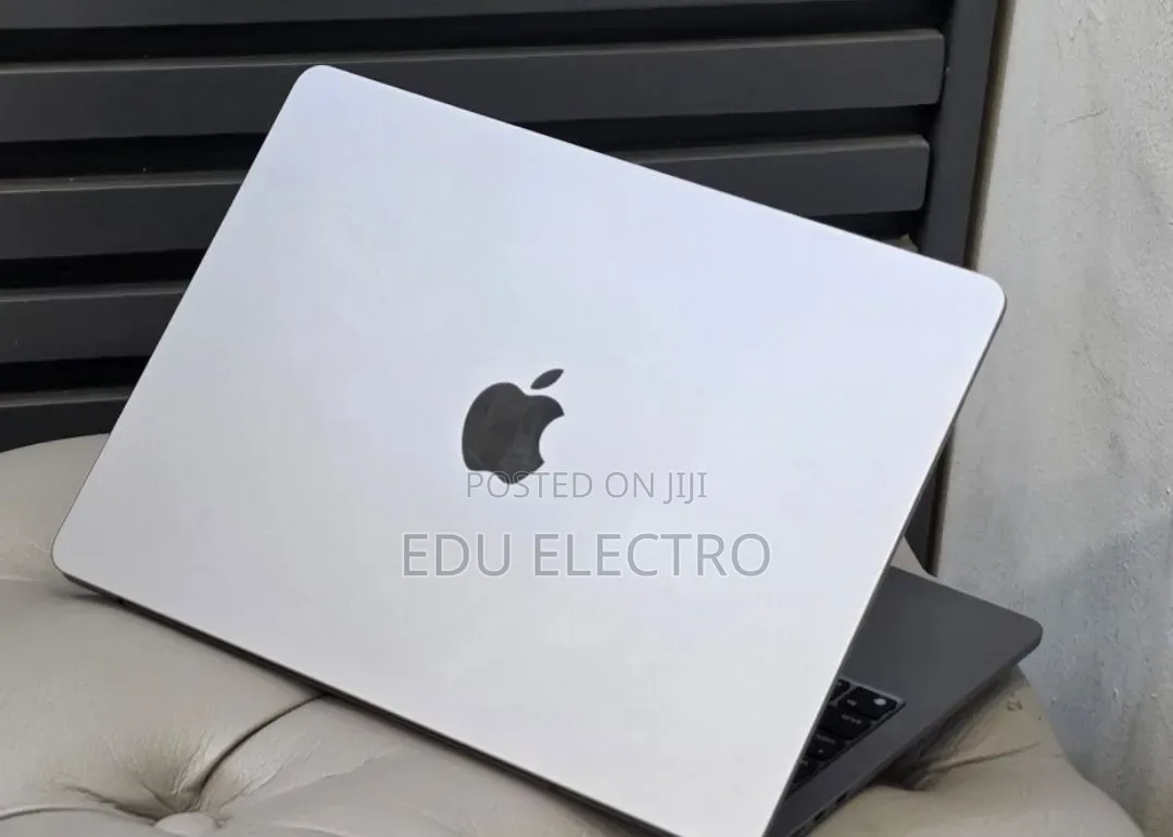 New Laptop Apple MacBook Air 2022 M2 8GB Apple M2 SSD 256GB