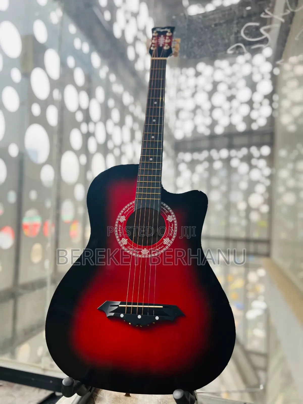 Tanghi Box Guitar New Condition