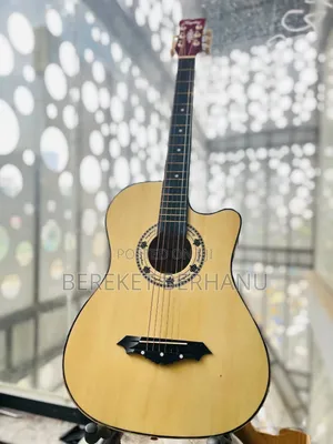 Tanghi Box Guitar New Condition