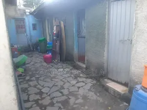 6bdrm House in Megenagna 24 Kebela, Bole for sale