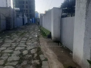 6bdrm House in Megenagna 24 Kebela, Bole for sale