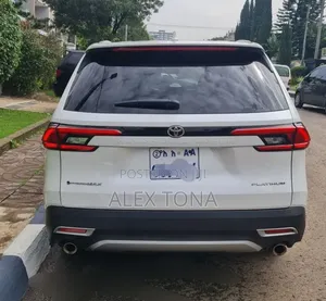 Toyota Grand Highlander Hybrid 2025 White