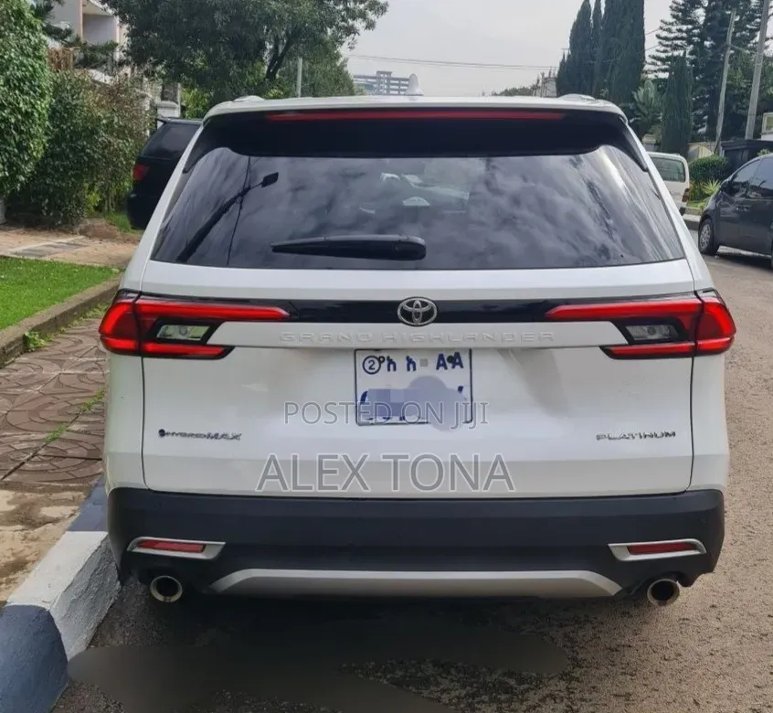 Toyota Grand Highlander Hybrid 2025 White