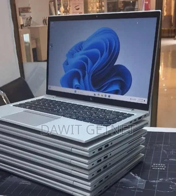 New Laptop HP EliteBook 840 8GB Intel Core i5 SSD 512GB