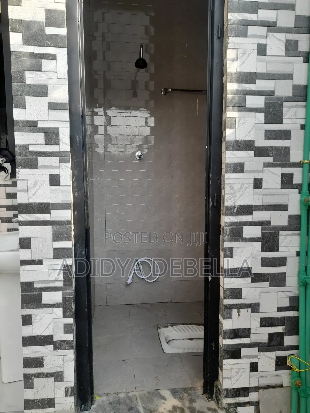 5bdrm House in Gelan, Akaky Kaliti for sale