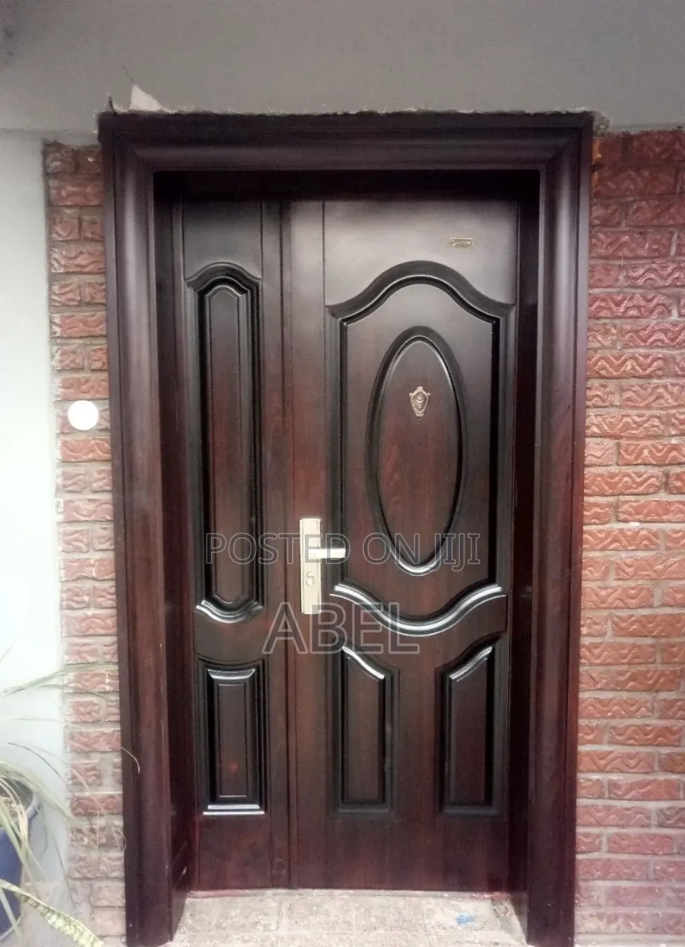 Victor Door | ጥራት ያላቸው የካርቦን ፋይበር እና የእንጨት በሮች ከአስተማማኝ ዋስትና ጋር