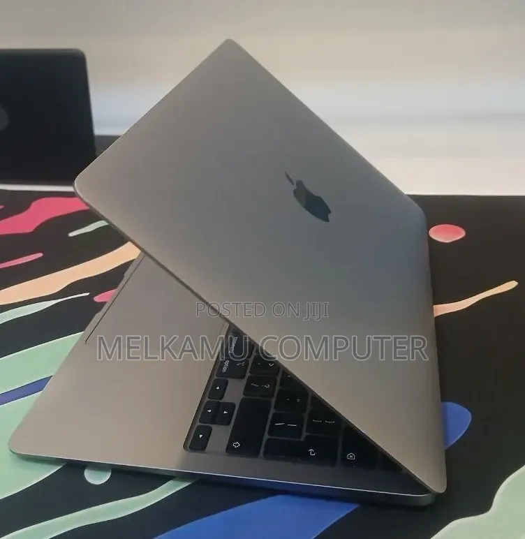 New Laptop Apple MacBook Air 2020 M1 8GB Apple M1 SSD 256GB