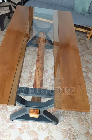 Horizon Glasswood Dinning Table