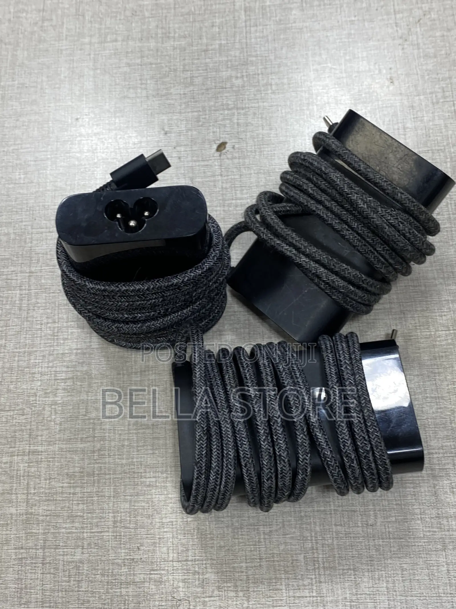 HP 65 Watts Charger