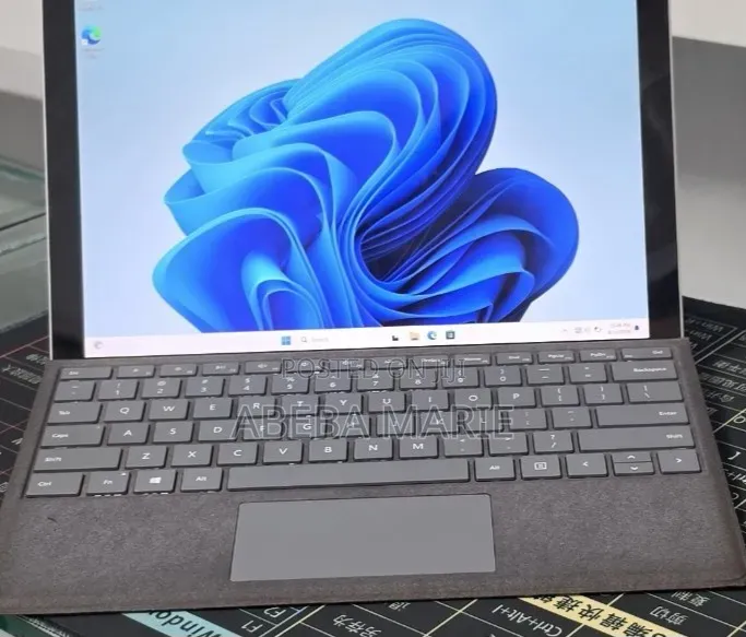 New Laptop Microsoft Surface Pro 7+ 16GB Intel Core i7 SSD 512GB