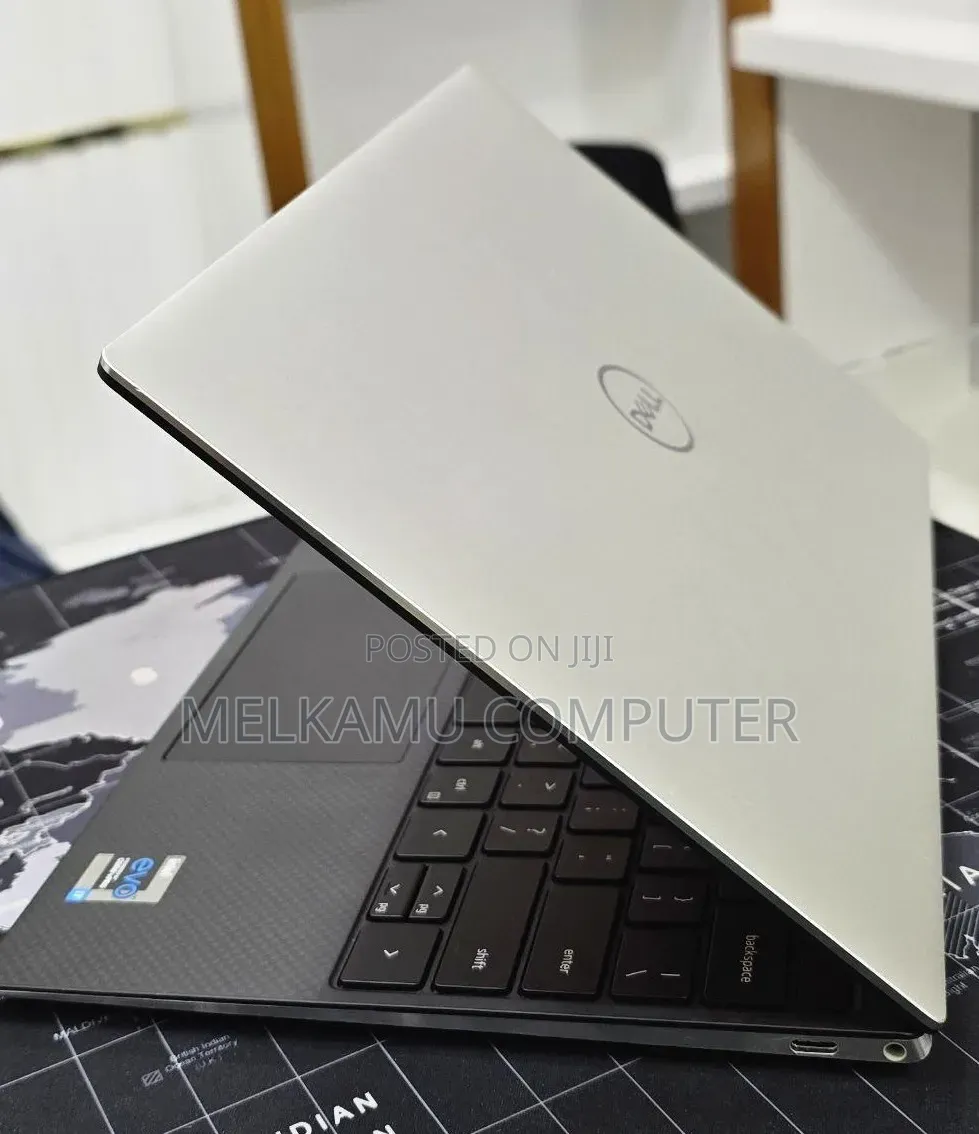 New Laptop Dell XPS 13 16GB Intel Core i7 SSD 512GB