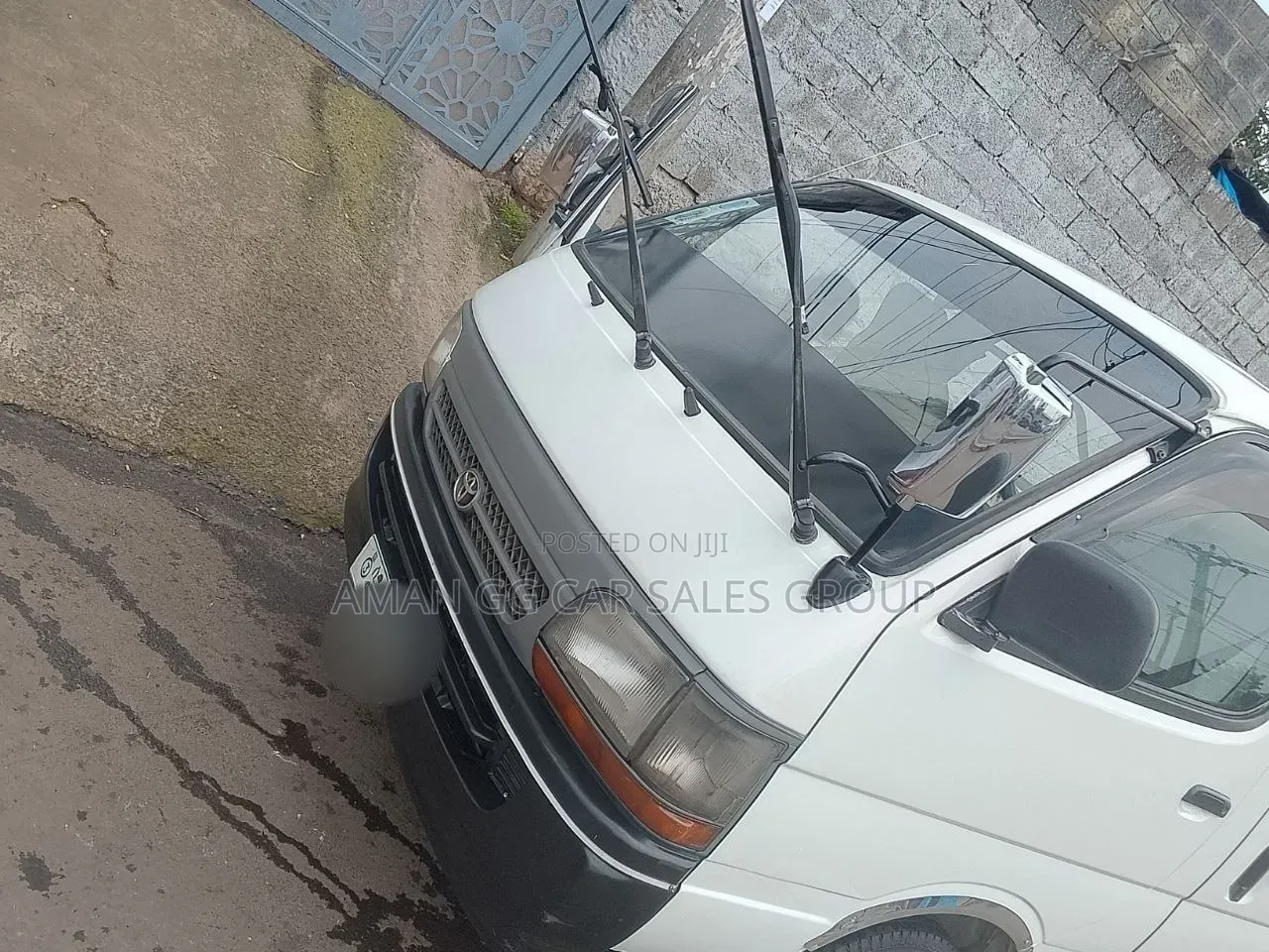 Toyota HiAce 2002 White