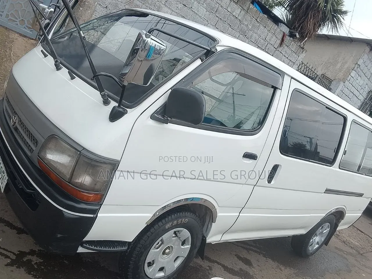 Toyota HiAce 2002 White