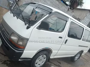 Toyota HiAce 2002 White