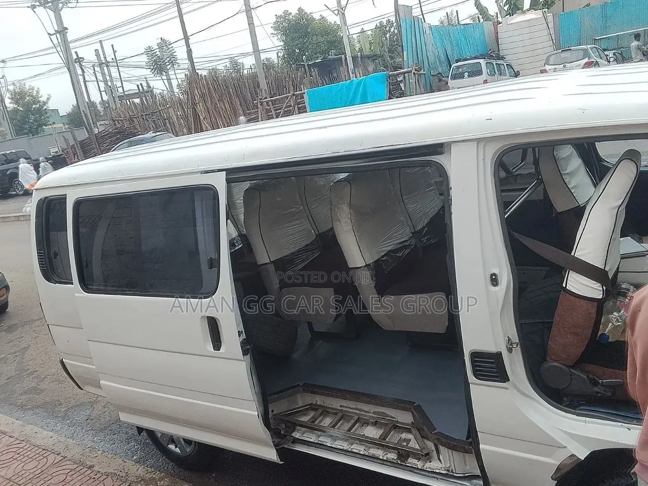 Toyota HiAce 2002 White