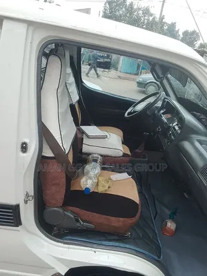 Toyota HiAce 2002 White