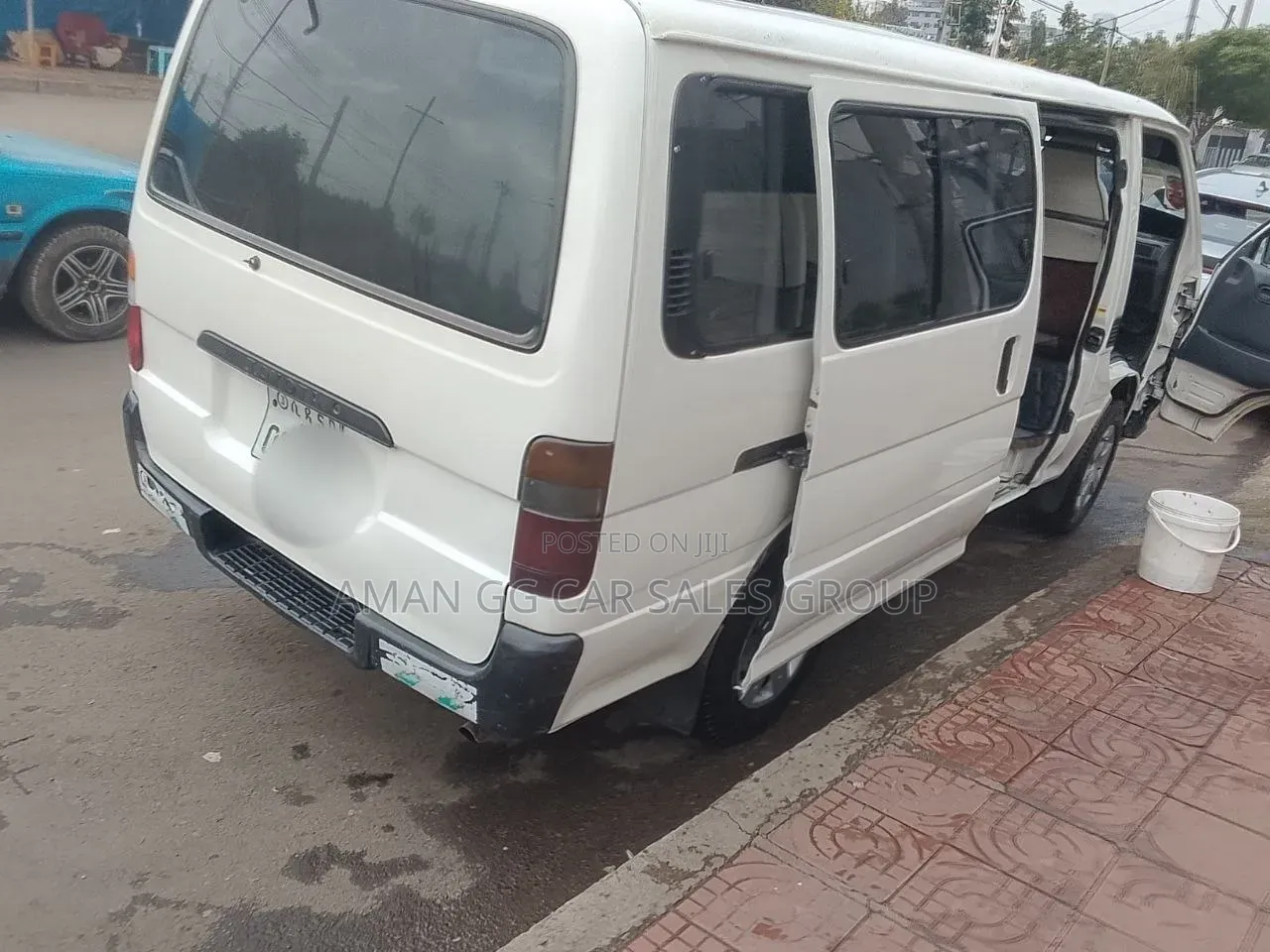 Toyota HiAce 2002 White
