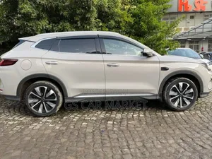 BYD Song Plus 2025 White