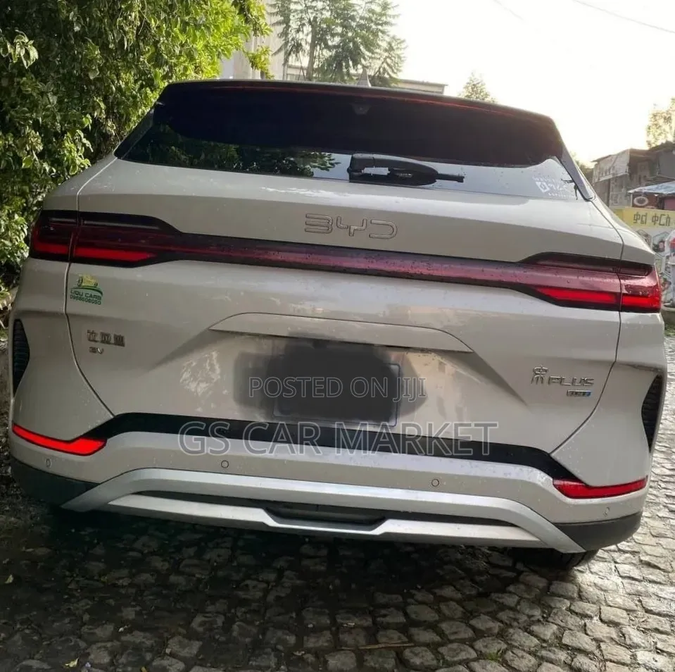 BYD Song Plus 2025 White