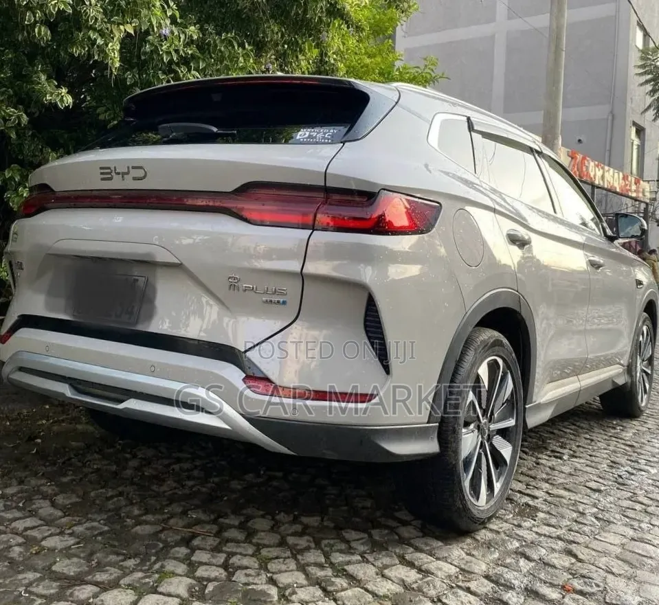 BYD Song Plus 2025 White