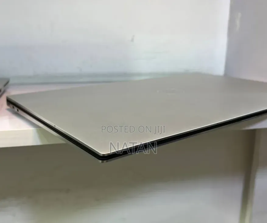 New Laptop Dell XPS 15 9560 32GB Intel Core i7 SSD 512GB