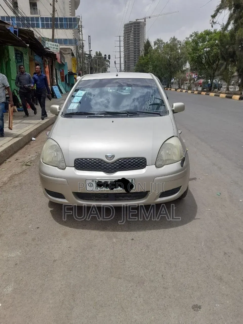 Toyota Vitz 2002 Gold
