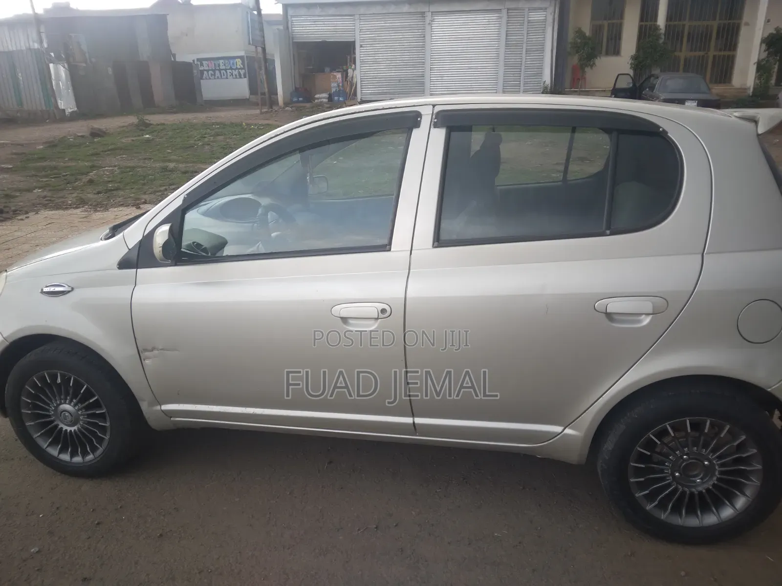 Toyota Vitz 2002 Gold