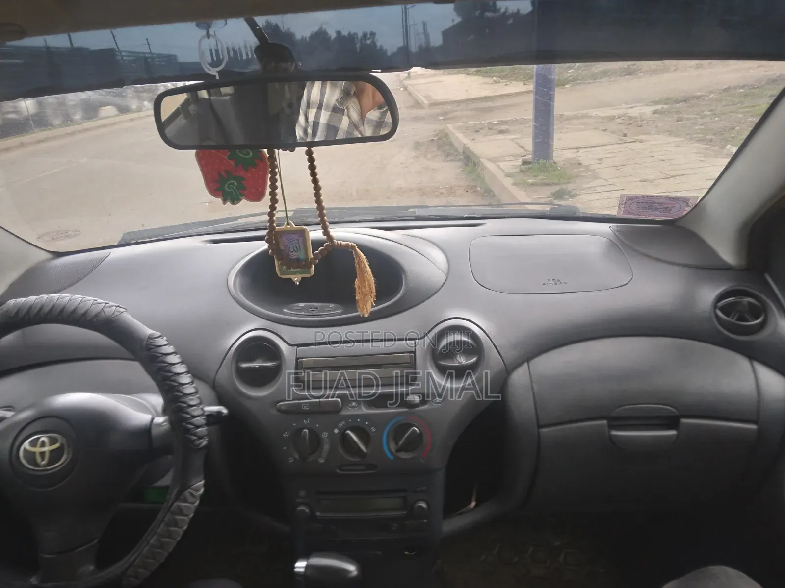 Toyota Vitz 2002 Gold