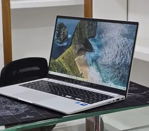 New Laptop Samsung Galaxy Book4 16GB Intel Core 7 SSD 512GB
