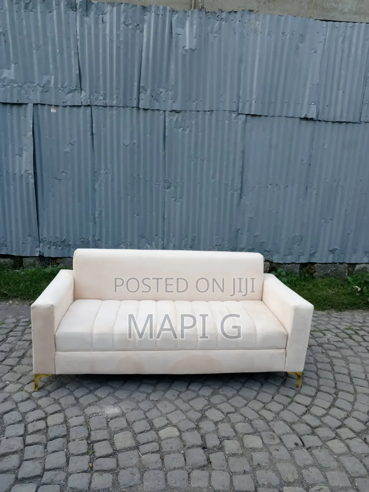 Moon Sofa1