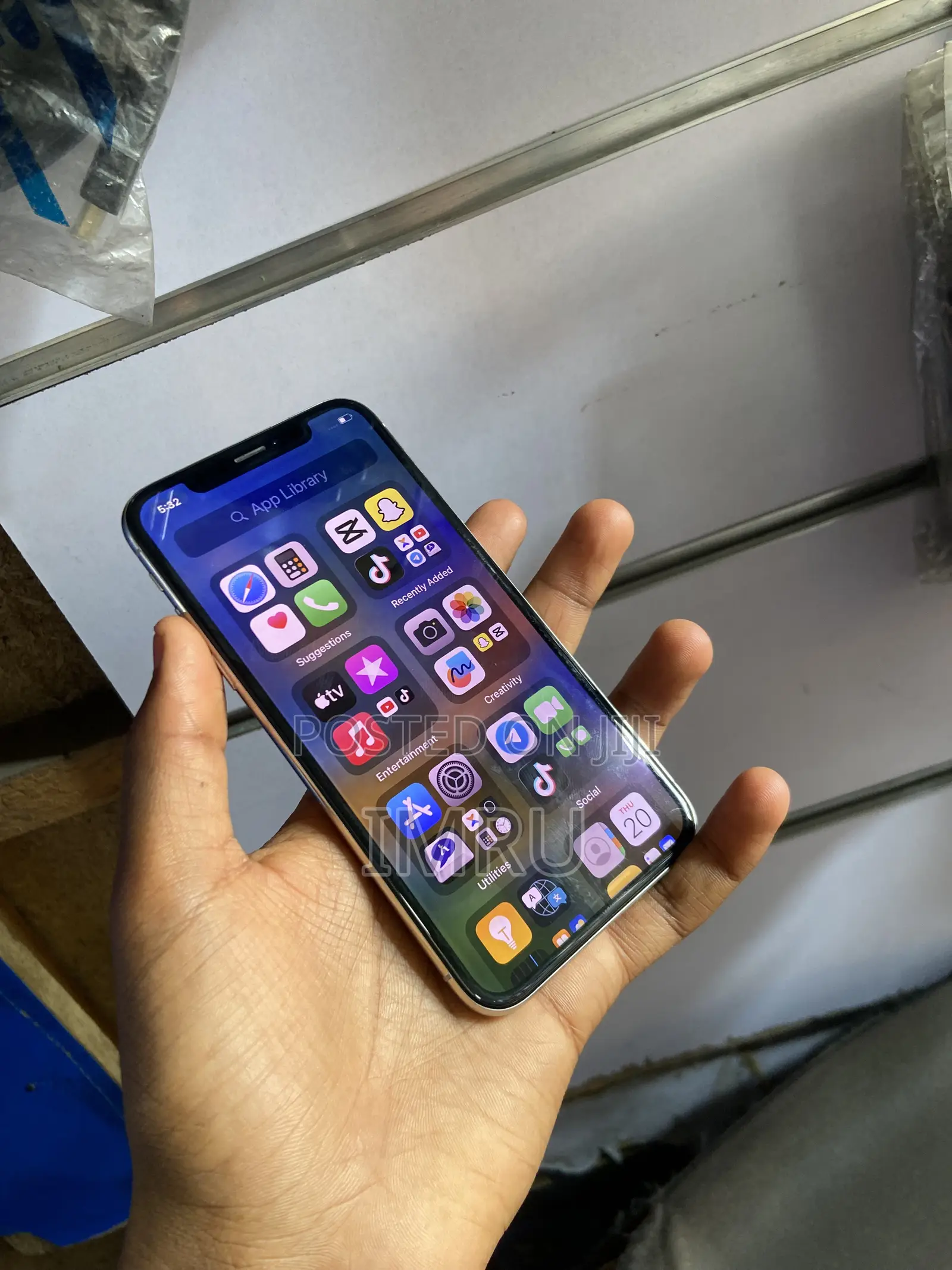 Apple iPhone X 64 GB White