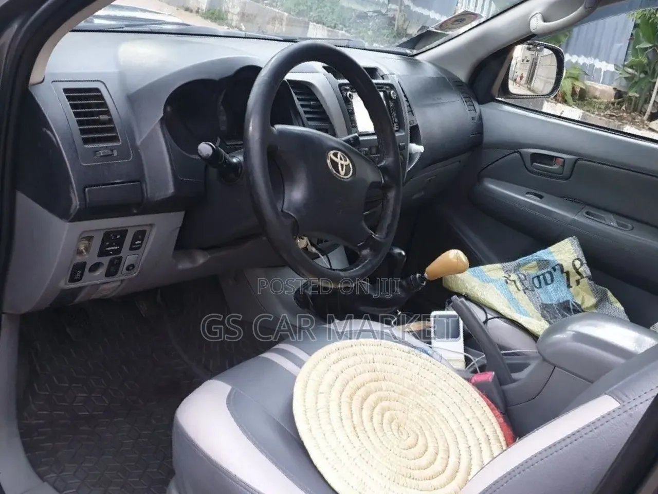 Toyota Hilux 2010 Gray