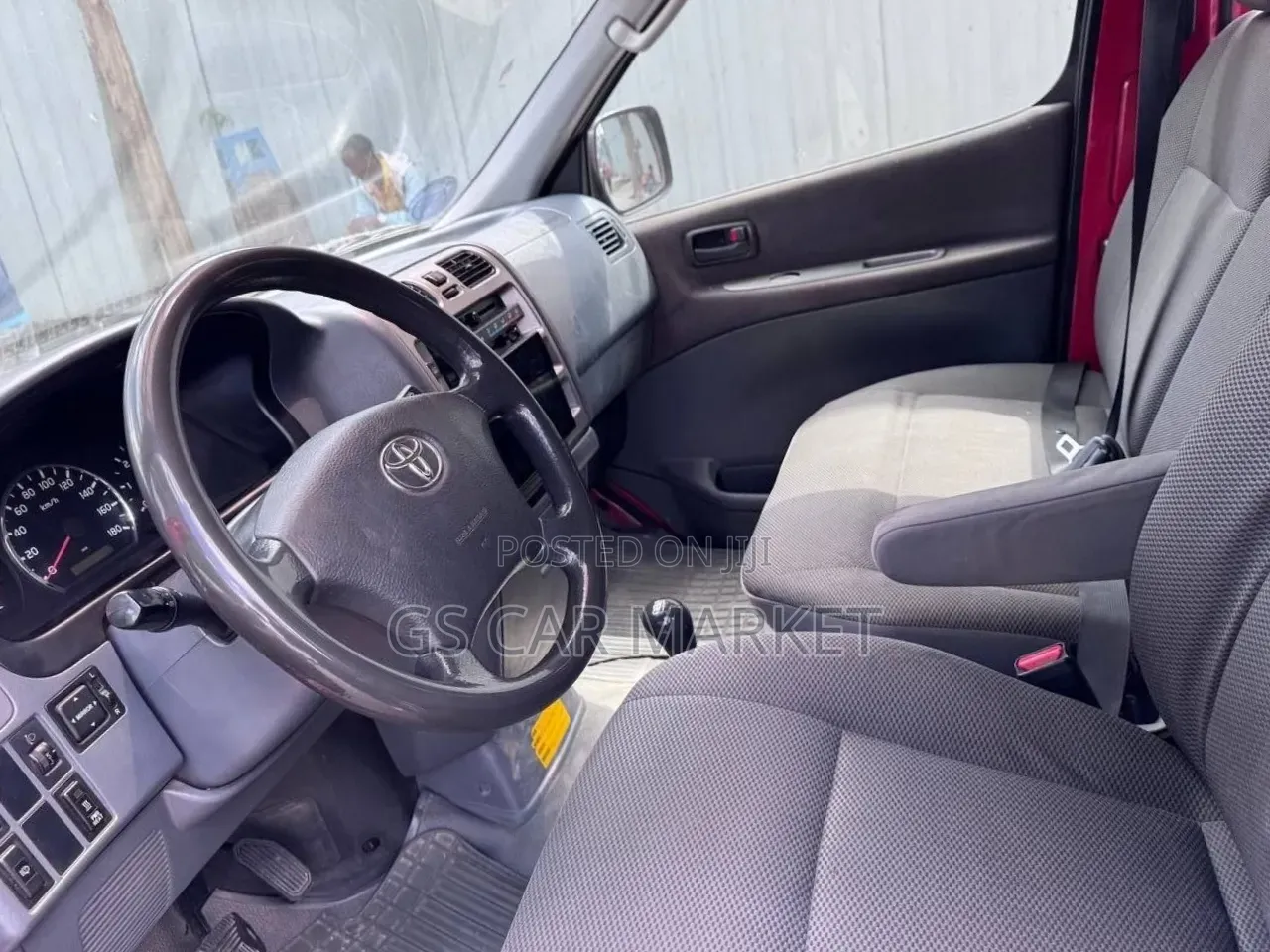 Toyota HiAce 2008 Red