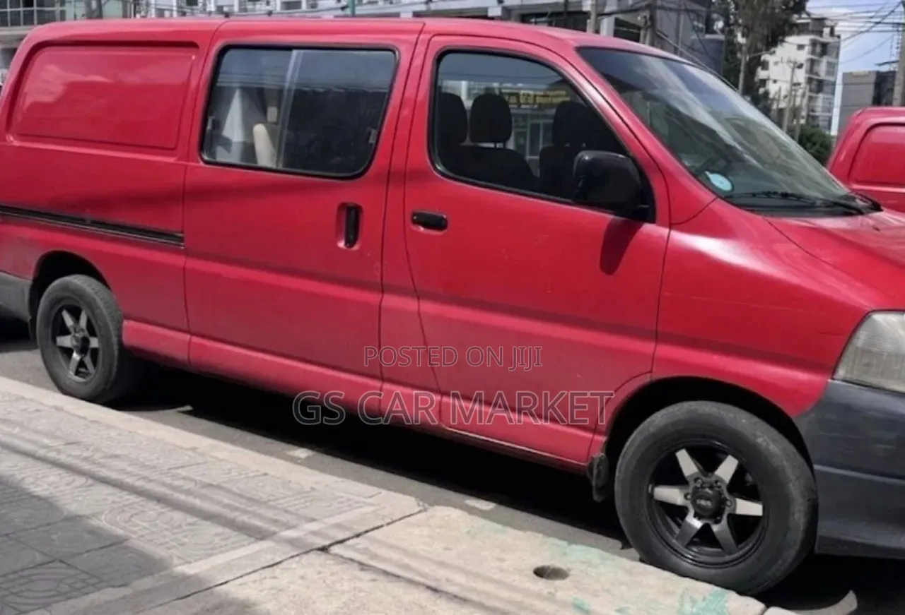 Toyota HiAce 2008 Red