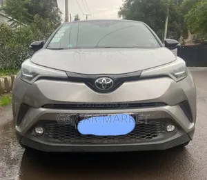 Toyota C-HR 2017 Silver
