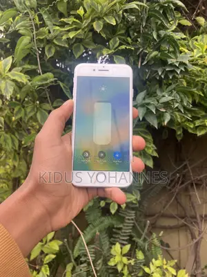 Apple iPhone 8 64 GB White