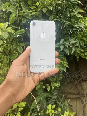 Apple iPhone 8 64 GB White