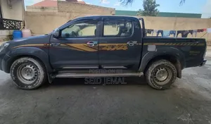 Toyota Hilux 2009 Gray