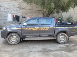 Toyota Hilux 2009 Gray