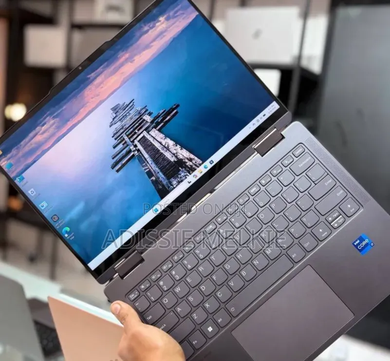 New Laptop Lenovo Yoga 7i 16GB Intel Core Ultra 7 SSD 512GB
