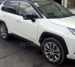 Toyota RAV4 2021 White
