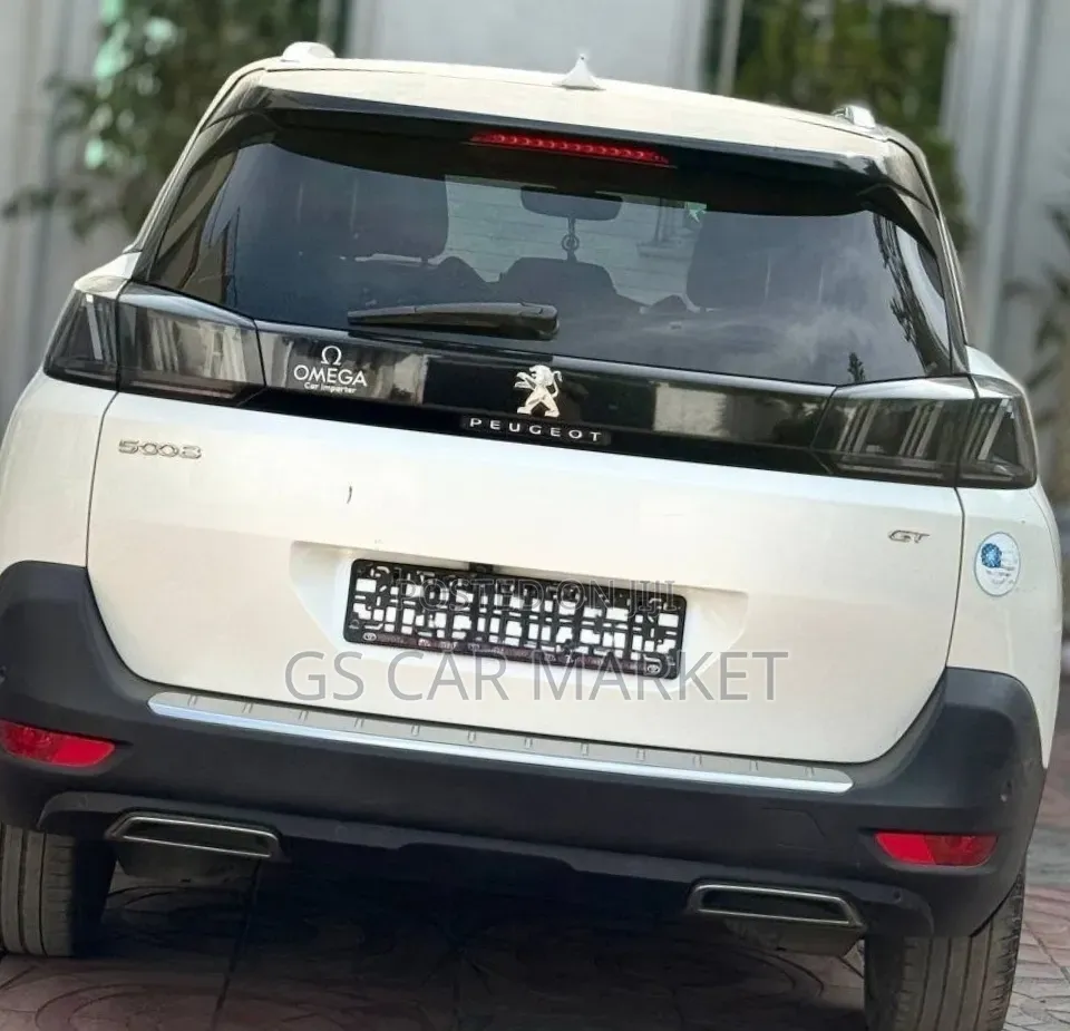 Peugeot 5008 2021 White