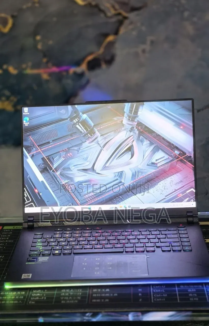 New Laptop Asus ROG Strix G16 16GB Intel Core i9 SSD 1T