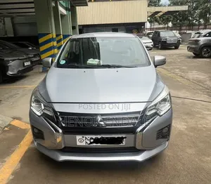 Mitsubishi Attrage 2021 Silver