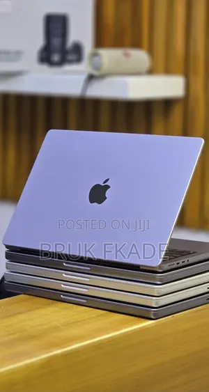 New Laptop Apple MacBook Pro 2021 M1 16GB Apple M1 Pro SSD 512GB