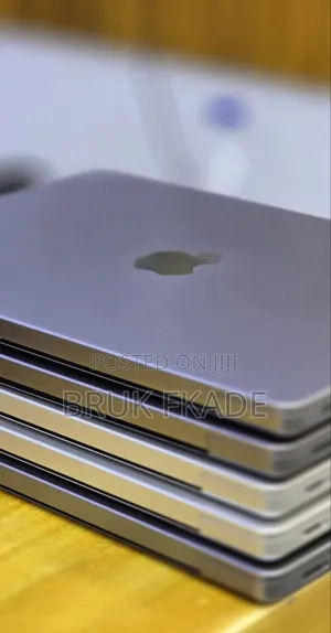 New Laptop Apple MacBook Pro 2021 M1 16GB Apple M1 Pro SSD 512GB