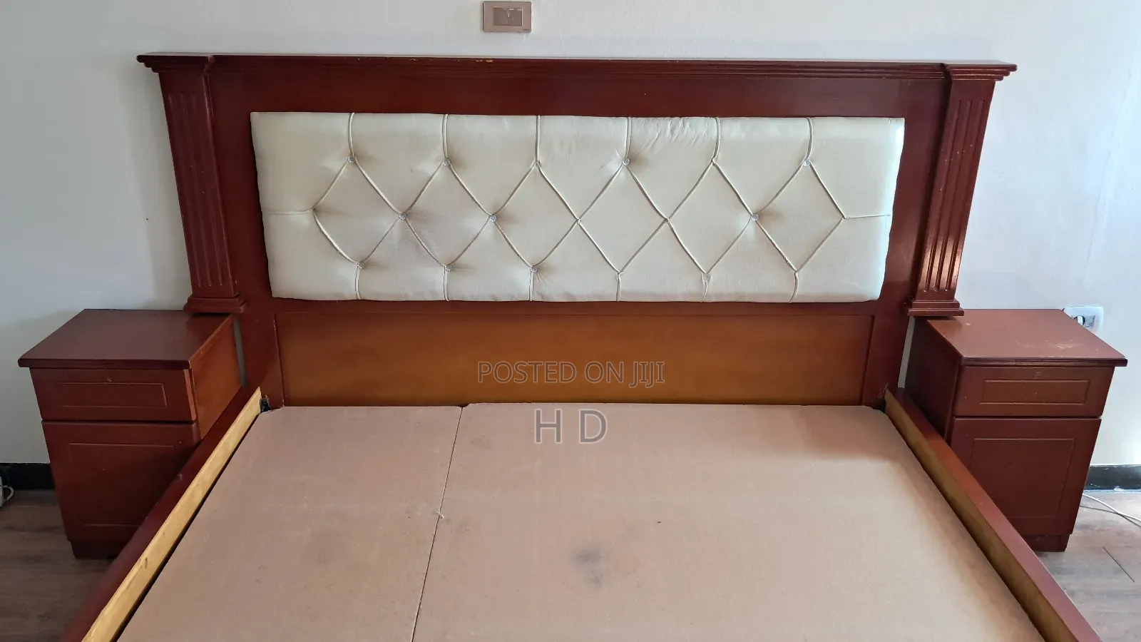 Bed 180 Cm + Dressing Table